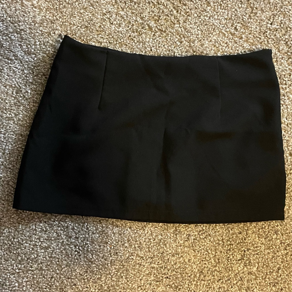 Women’s Mini Black Skort with side zipper